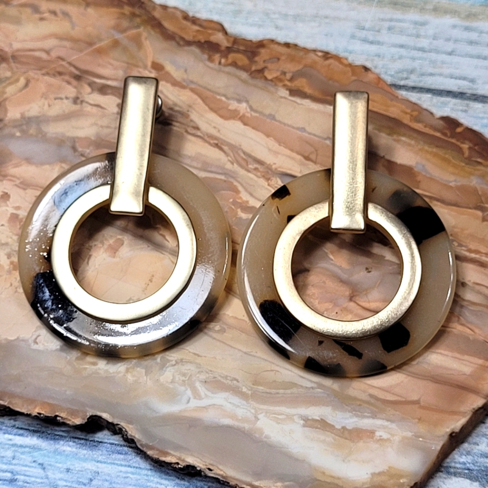 Resin Matte Gold Hoop Dangle Earrings. - Picture 1 of 6